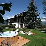 Tivet Hotel
