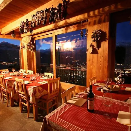 Tivet Hotel